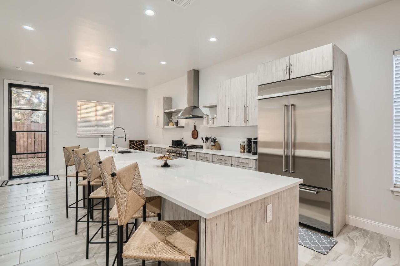 Luxury 5 Bdrm Home! Blocks To Dt/Riverwalk/Convention Center! سان أنطونيو المظهر الخارجي الصورة